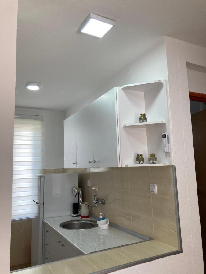 גבגלייה Tiki Apartments מראה חיצוני תמונה