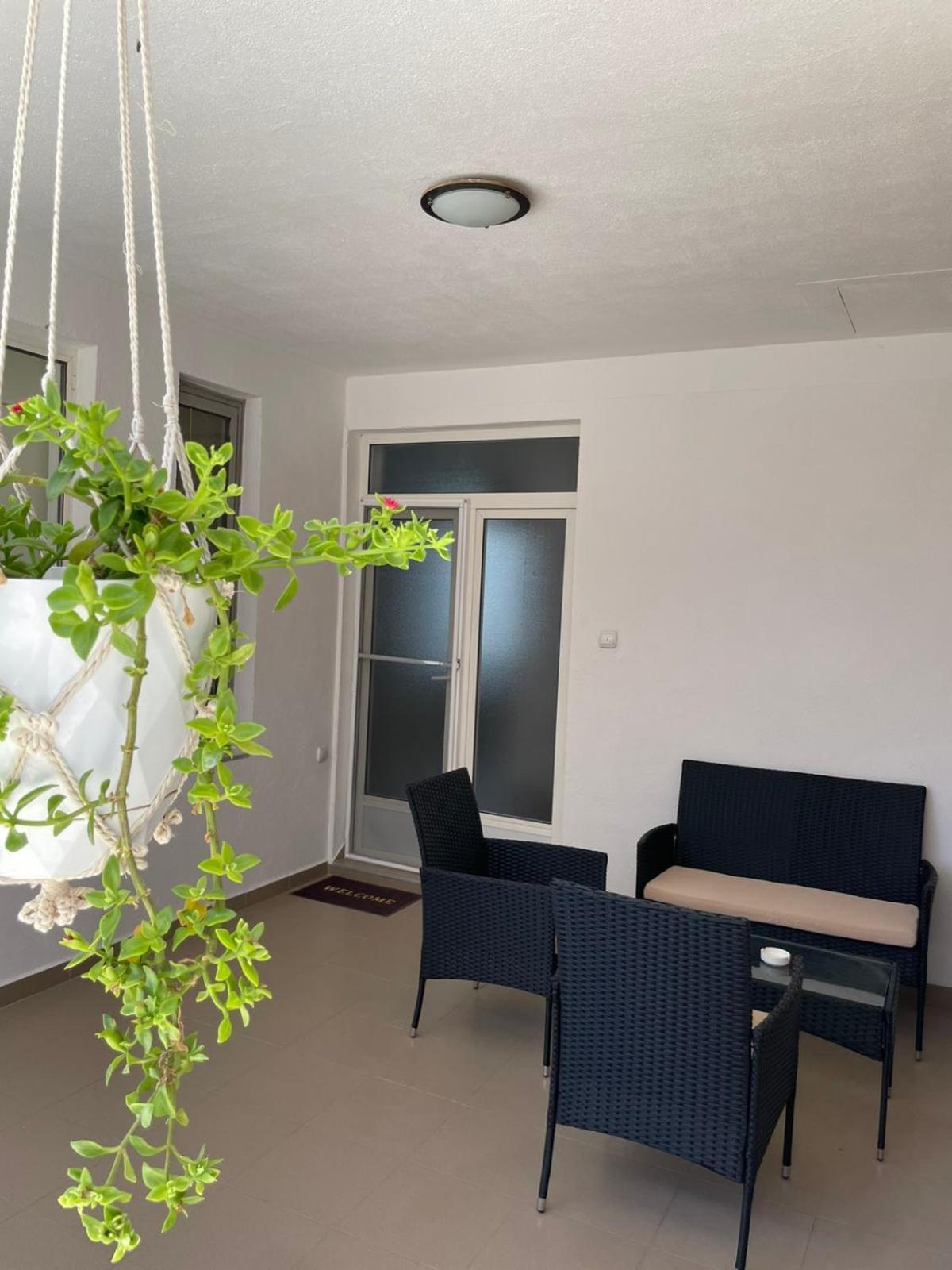 גבגלייה Tiki Apartments מראה חיצוני תמונה