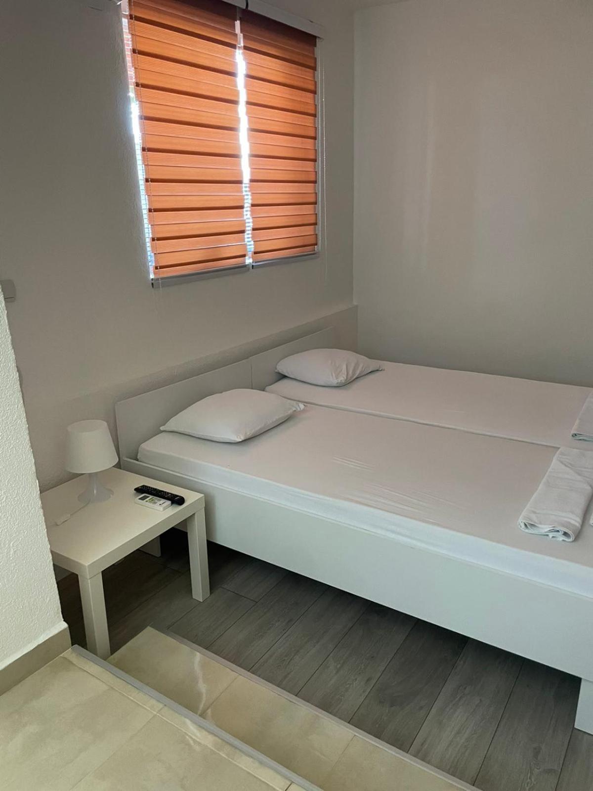 גבגלייה Tiki Apartments מראה חיצוני תמונה