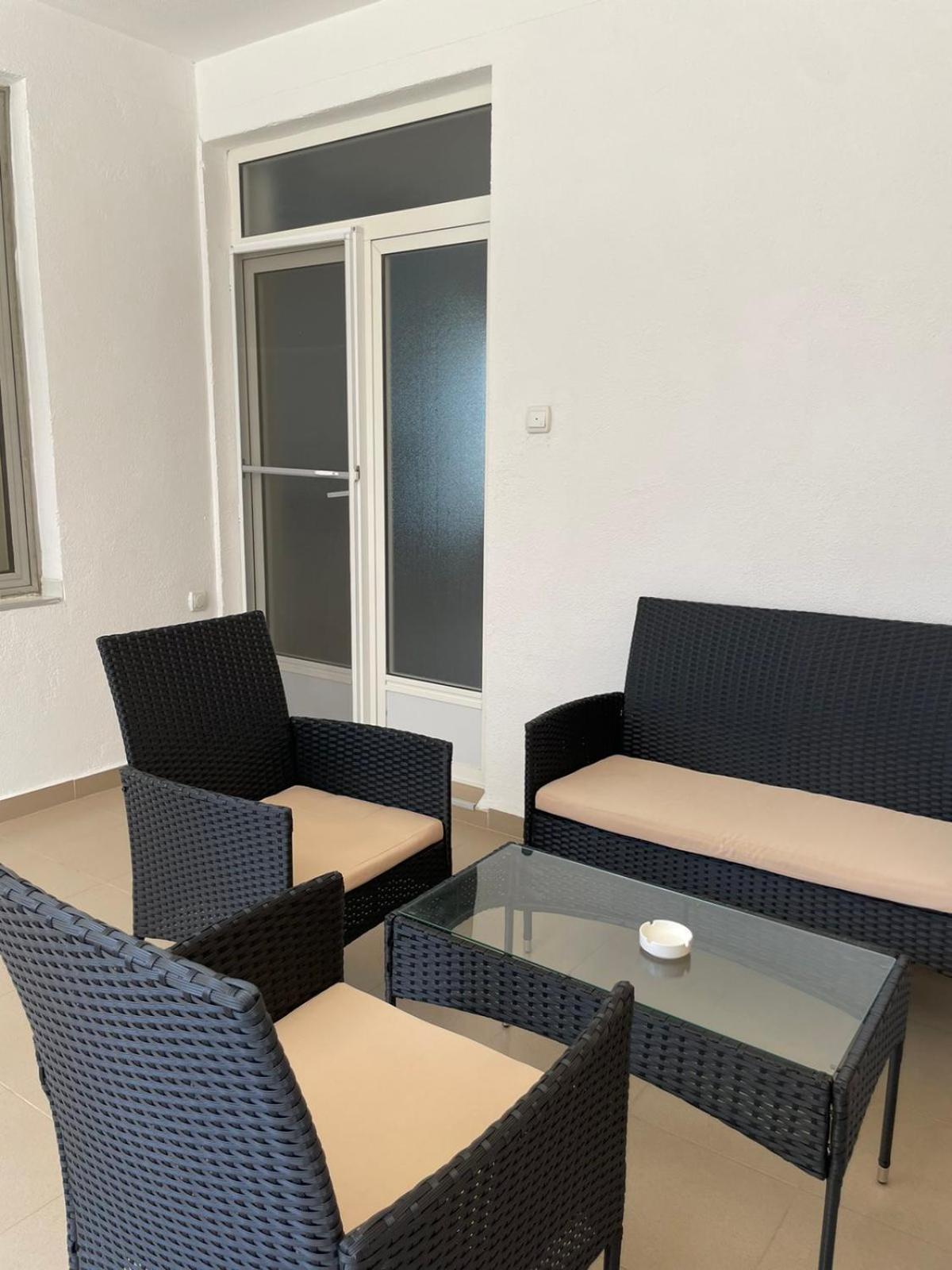 גבגלייה Tiki Apartments מראה חיצוני תמונה