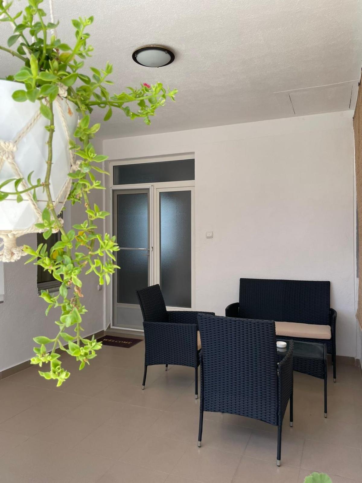 גבגלייה Tiki Apartments מראה חיצוני תמונה