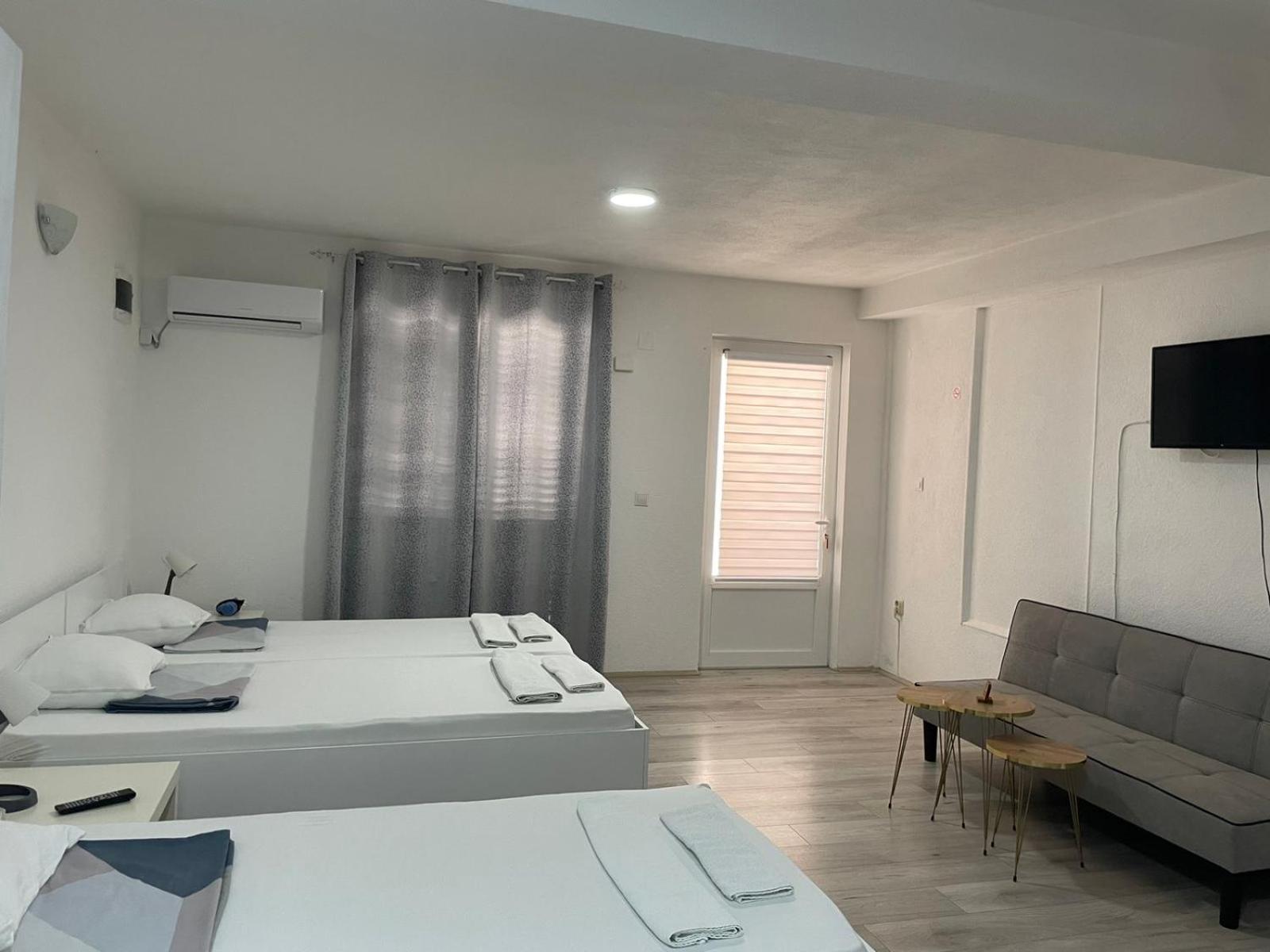 גבגלייה Tiki Apartments מראה חיצוני תמונה