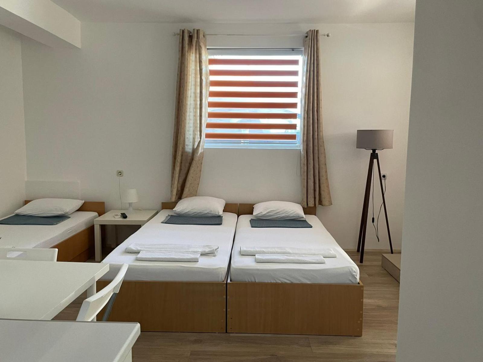 גבגלייה Tiki Apartments מראה חיצוני תמונה